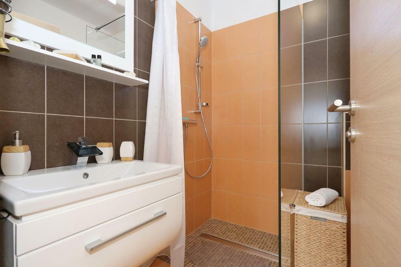 Villa Nivel Вир Екстериор снимка