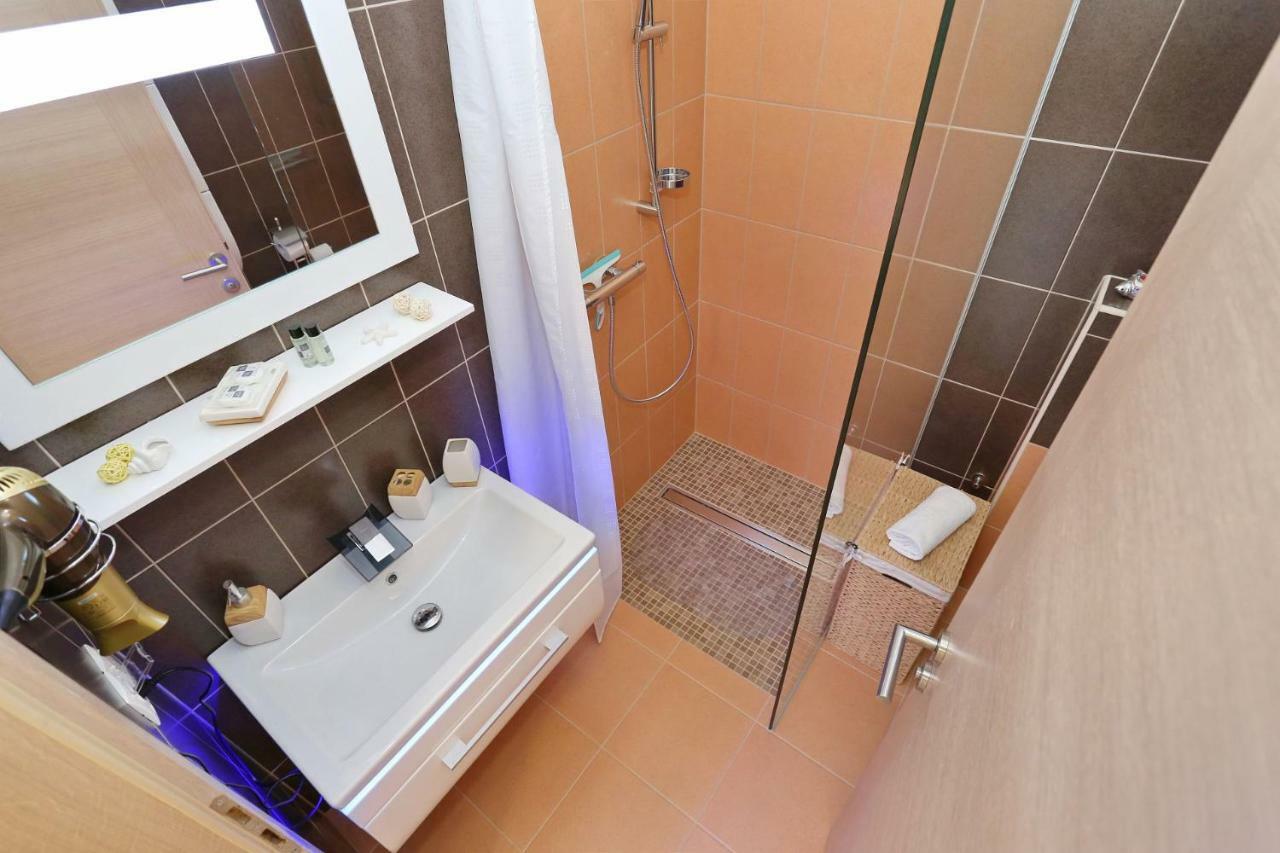 Villa Nivel Вир Екстериор снимка